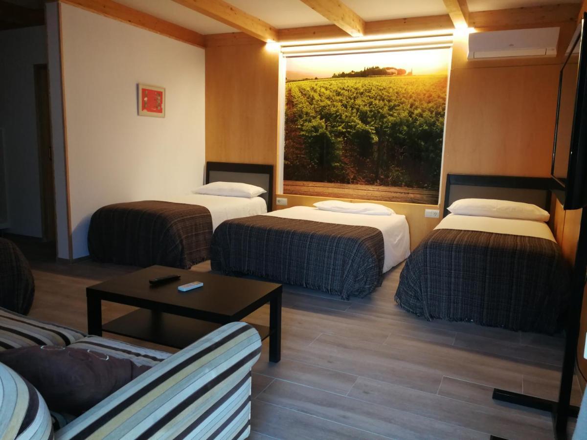Hotel Rural Cal Ruget Vilobi Del Penedes Ngoại thất bức ảnh